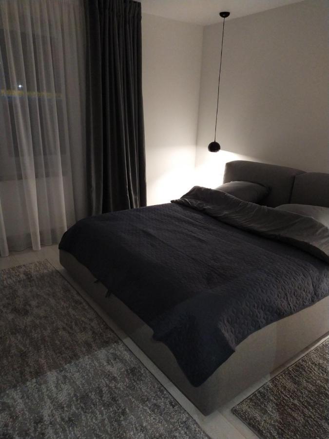 New Modern Apartment Oezjhorod Buitenkant foto