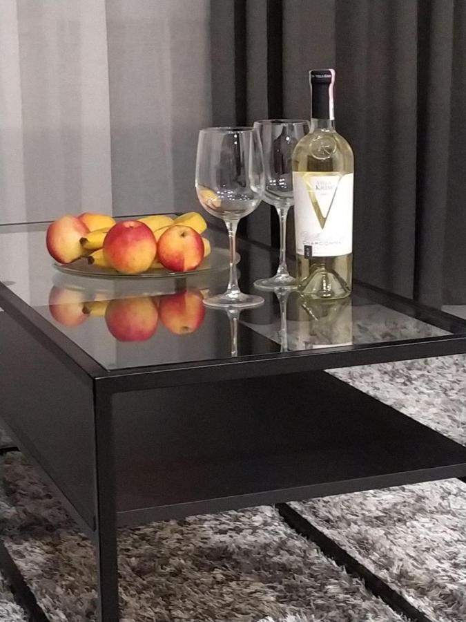 New Modern Apartment Oezjhorod Buitenkant foto