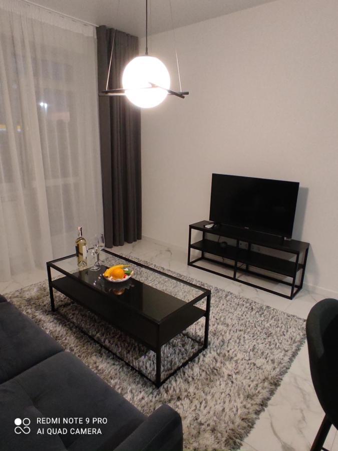 New Modern Apartment Oezjhorod Buitenkant foto