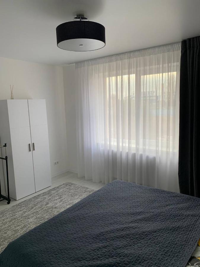 New Modern Apartment Oezjhorod Buitenkant foto